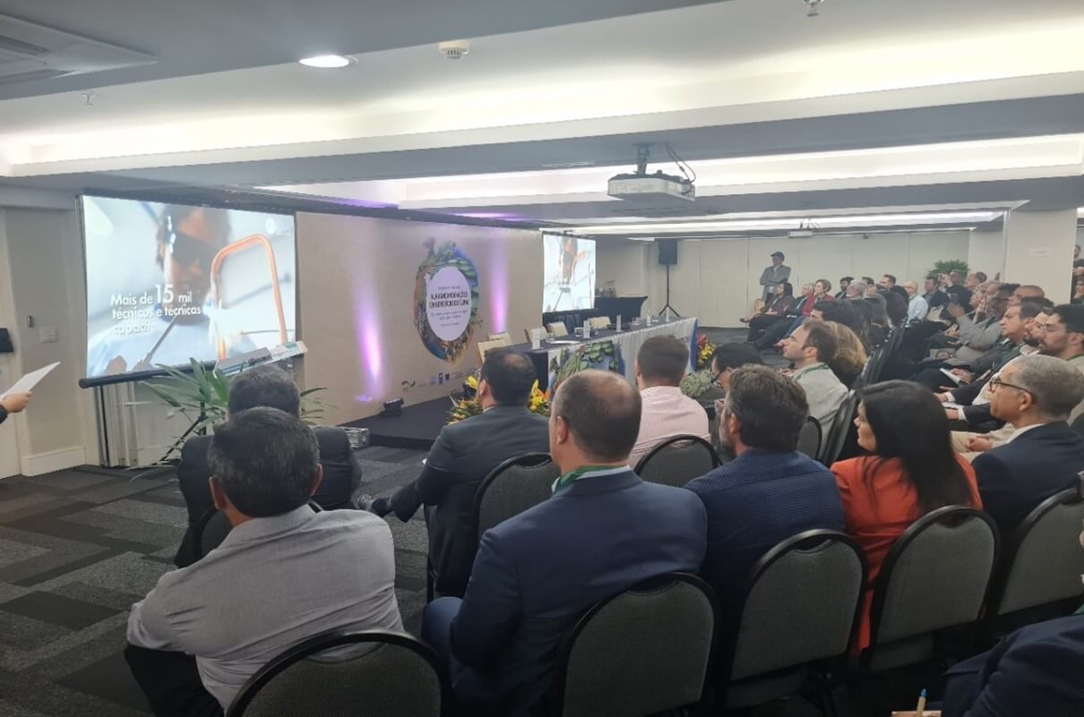 Cerimônia de comemoração do Dia Internacional para a Preservação da Camada de Ozônio tem ampla participação do setor produtivo e da sociedade